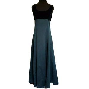 Nikki Livas Dark Green Dress Empire Waist Velvet Satin  Deep V‎ Back Bow Size 11